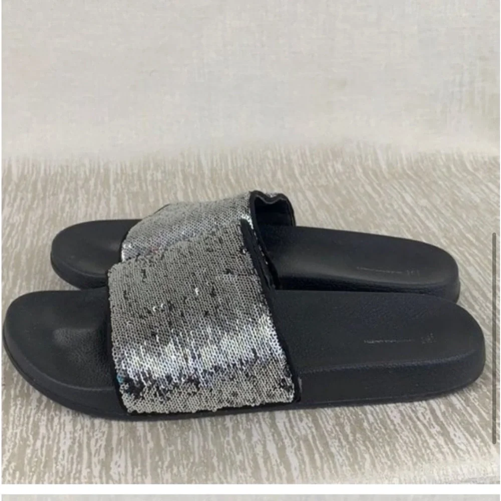 INC INTERNATIONAL•Black & Silver Sequin Slides•11